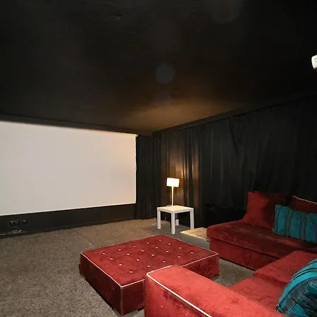 Cinema - Perfect Union Villa