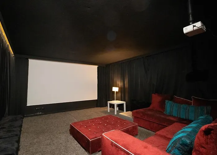 Cinema - Perfect Union Villa